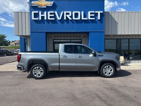 Used 2023 GMC Sierra 1500 SLE w/ Enhanced Capability Package AWD/4WD image 5