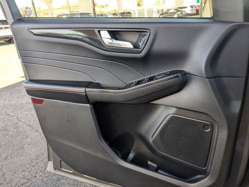 Used 2025 Ford Escape ST-Line AWD/4WD image 16