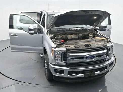 Used 2018 Ford F250 XLT w/ XLT Premium Package image 31