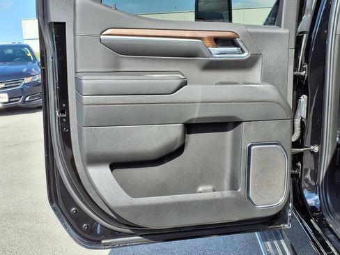 Used 2024 Chevrolet Silverado 1500 High Country w/ High Country Premium Package image 34