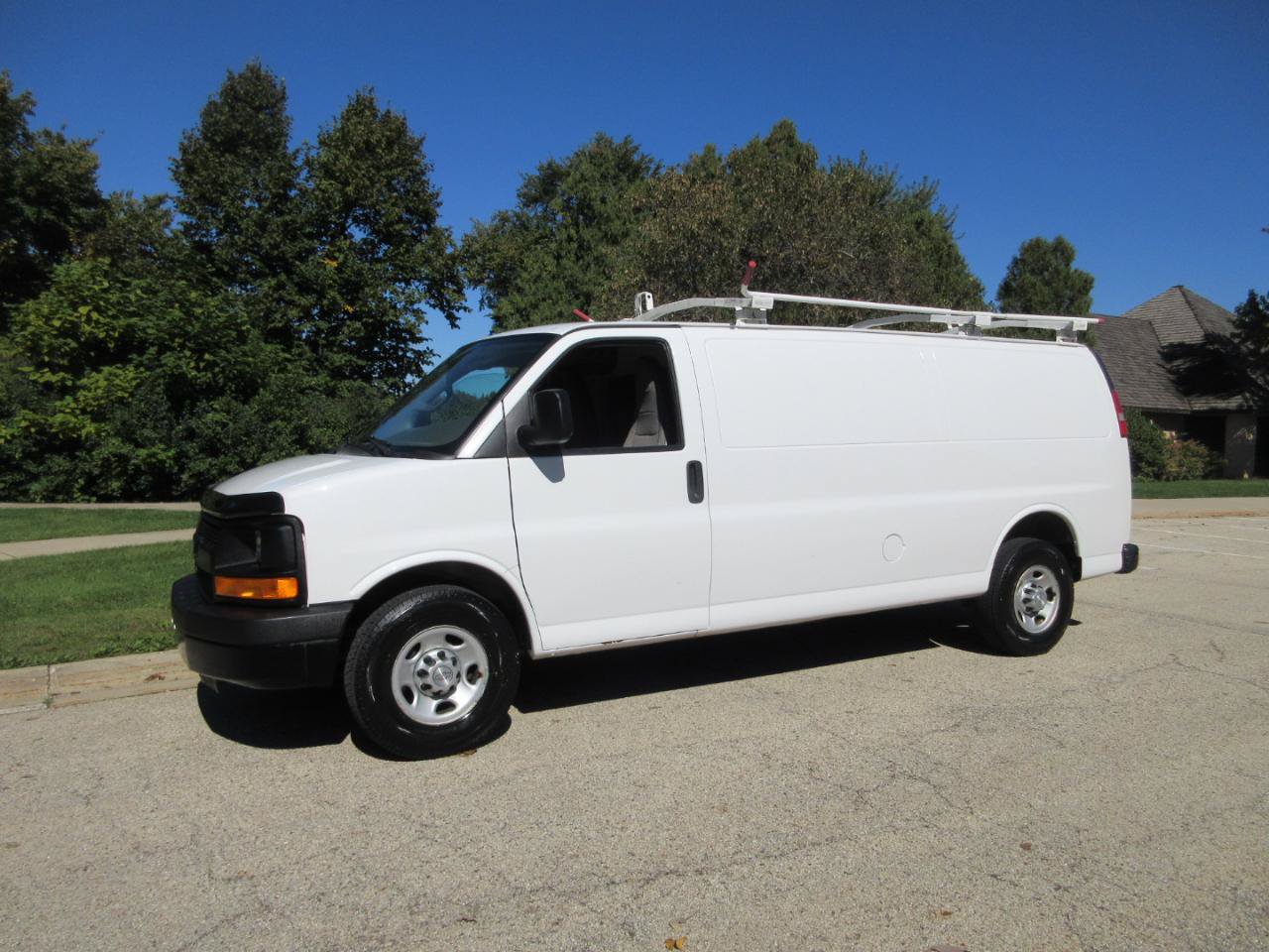 Used 2016 Chevrolet Express 3500 Extended RWD image 5