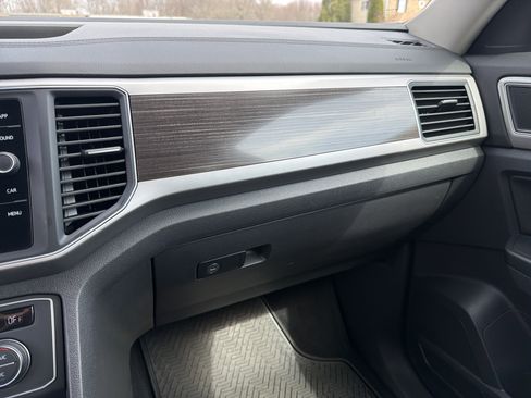 Used 2019 Volkswagen Atlas SE w/ Panoramic Sunroof Package image 23