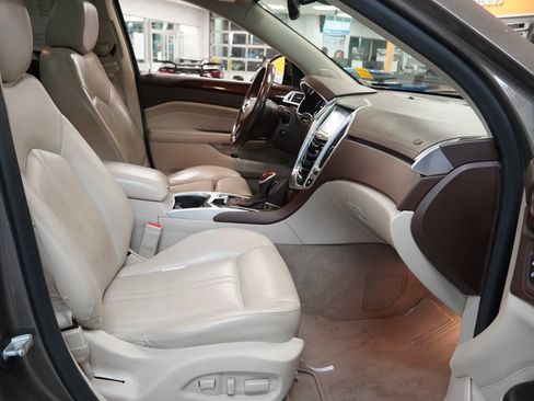 Used 2015 Cadillac SRX Luxury image 32