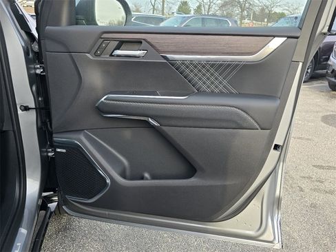 New 2026 GMC Acadia Denali w/ Super Cruise Package image 34