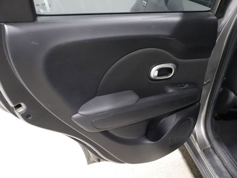 Used 2018 Kia Soul + image 16