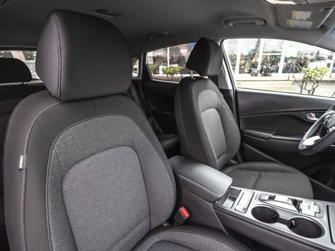 Used 2023 Hyundai Kona SE w/ Cargo Package image 32