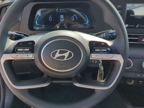 New 2026 Hyundai Elantra SE FWD image 23