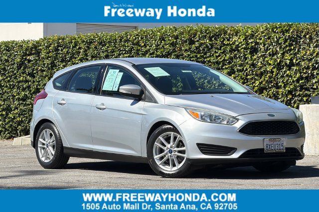 Used 2016 Ford Focus SE FWD image 1