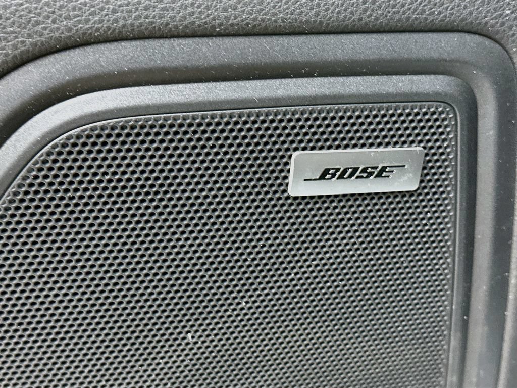 Certified 2025 Porsche Macan AWD/4WD image 20