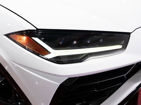 Used 2019 Lamborghini Urus AWD/4WD image 38
