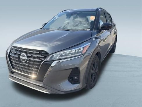 Used 2024 Nissan Kicks SR image 2