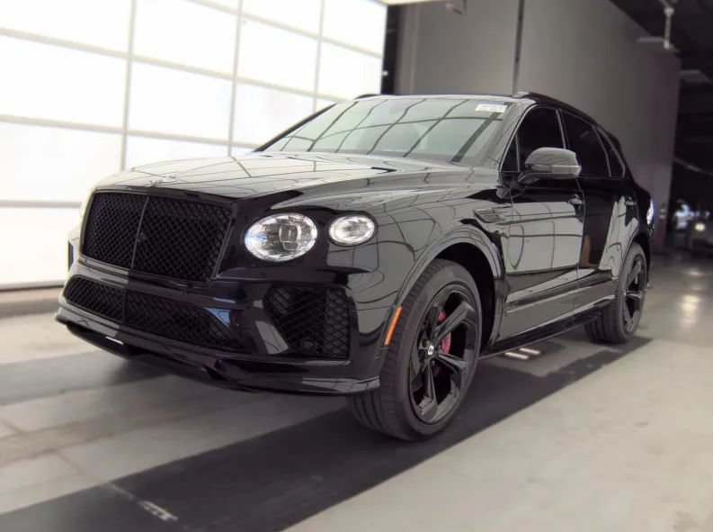 Used 2023 Bentley Bentayga AWD/4WD image 2