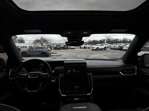 Used 2025 GMC Yukon Denali Ultimate w/ LPO, Floor Liner Package AWD/4WD image 21