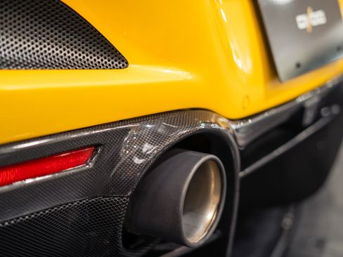 Used 2021 Ferrari F8 Tributo RWD image 45