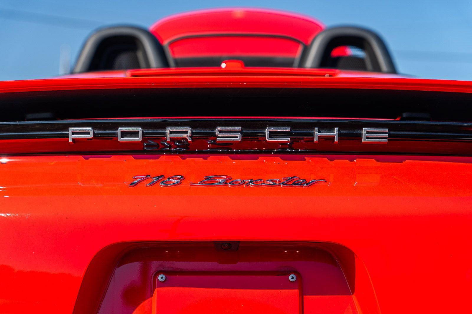 Used 2019 Porsche 718 Boxster RWD image 16
