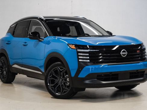 Used 2026 Nissan Kicks SR w/ SR Premium Package AWD/4WD image 9