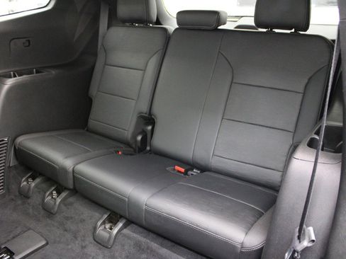 Used 2025 Buick Enclave Sport Touring image 9