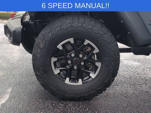 Used 2024 Jeep Wrangler Unlimited Rubicon w/ Technology Group AWD/4WD image 10
