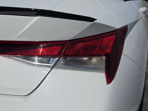 Used 2025 Hyundai Elantra Sport FWD image 8