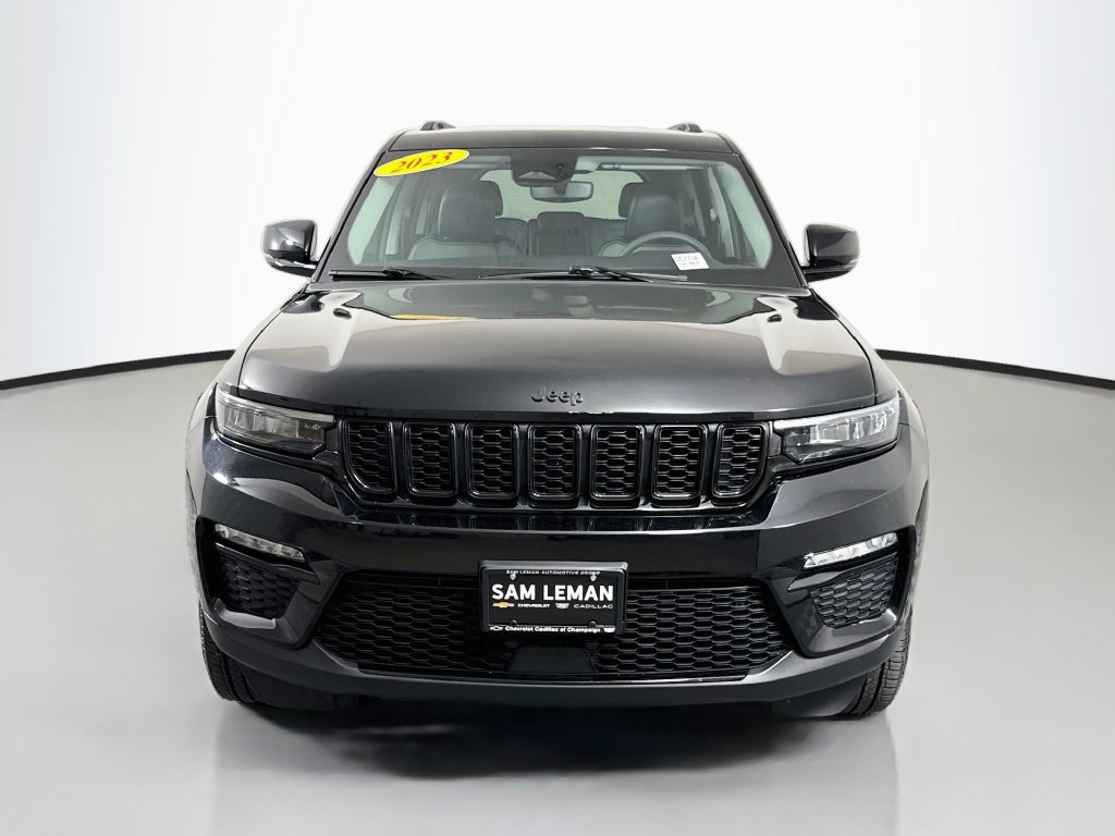 Used 2023 Jeep Grand Cherokee Limited w/ Black Appearance Package AWD/4WD image 2