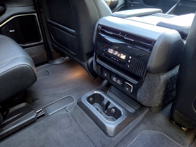Used 2025 Jeep Wagoneer Series III w/ Premium Group I AWD/4WD image 36