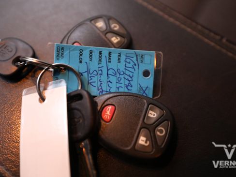 Used 2016 Chevrolet Traverse LT w/ Traveler's Package image 11