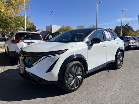 Used 2023 Nissan Ariya AWD image 4