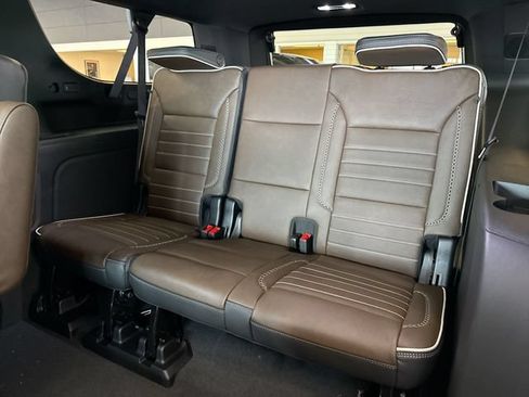 New 2026 GMC Yukon XL Denali Ultimate AWD/4WD image 13