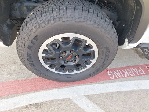 Used 2025 Toyota 4Runner TRD Sport Premium image 11