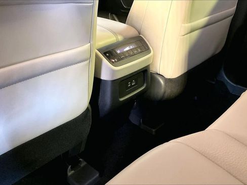 Used 2022 Nissan Pathfinder SL w/ SL Black Package image 67