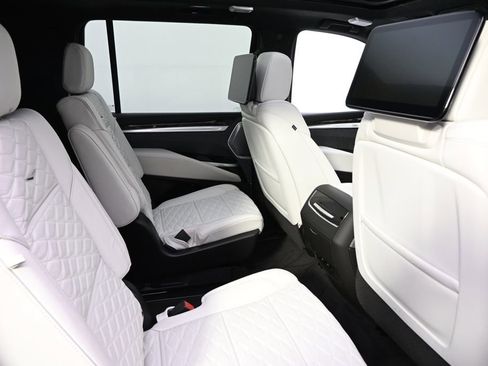 New 2026 Cadillac Escalade ESV Platinum Sport image 18