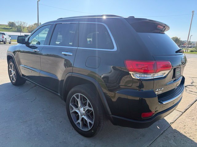 Used 2019 Jeep Grand Cherokee Limited AWD/4WD image 10