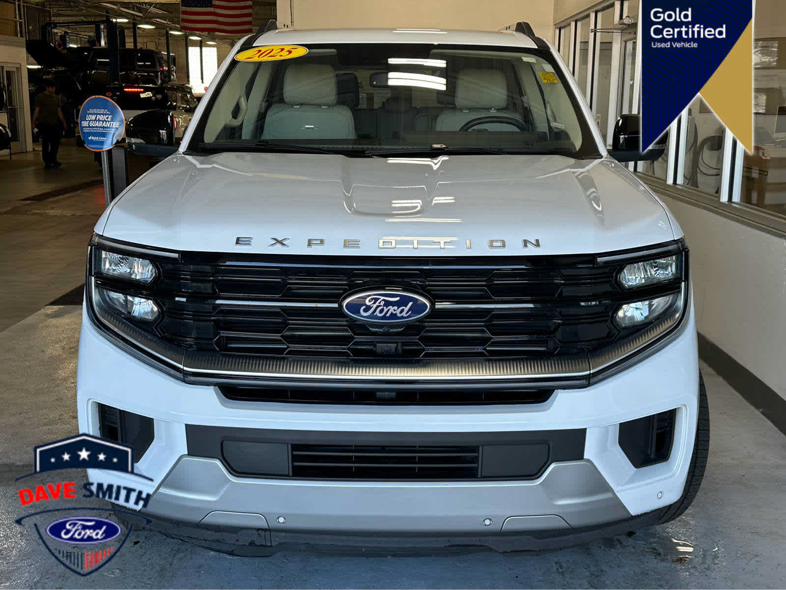Certified 2025 Ford Expedition Platinum AWD/4WD image 4