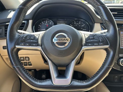 Used 2017 Nissan Rogue SL AWD/4WD image 12
