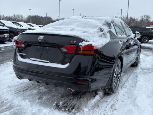 Certified 2024 Nissan Altima 2.5 SV w/ SV Premium Package image 5