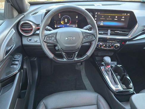 Certified 2025 Chevrolet Trax RS w/ Driver Confidence Package image 6