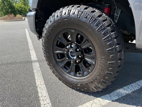 Used 2021 Ford F350 Platinum w/ Tremor Off-Road Package image 9