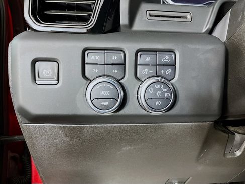 Used 2024 GMC Sierra 2500 AT4 AWD/4WD image 13