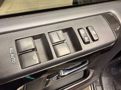 Used 2015 Toyota 4Runner Trail image 17