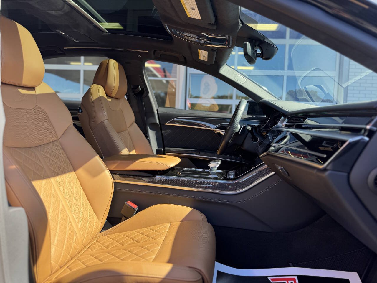 Used 2023 Audi S8 w/ S8 Comfort Plus Package AWD/4WD image 37