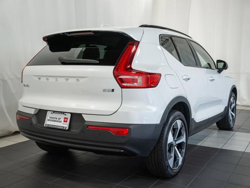 Used 2023 Volvo XC40 B5 Plus w/ Driver Assist Package AWD/4WD image 4