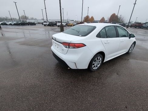 Certified 2025 Toyota Corolla LE image 3