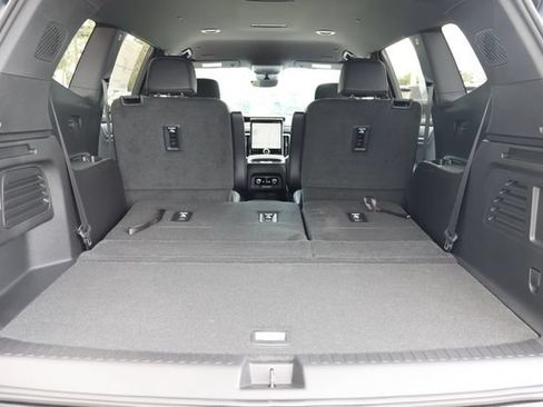New 2026 GMC Acadia Elevation w/ Elevation Premium Package AWD/4WD image 22