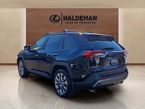 Used 2021 Toyota RAV4 Limited image 5