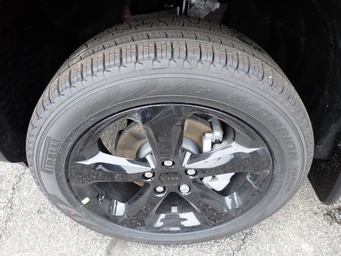 New 2025 Jeep Grand Cherokee Limited w/ Black Appearance Package image 11