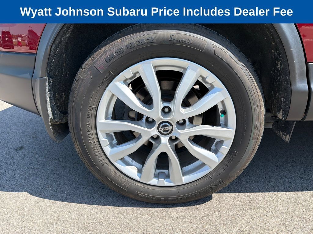 Used 2020 Nissan Rogue Sport SV FWD image 9