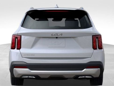 Used 2025 Kia Sorento S w/ Panoramic Sunroof Package image 14