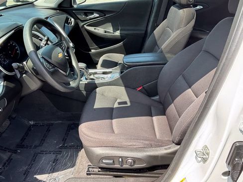 Used 2024 Chevrolet Malibu LT FWD image 18