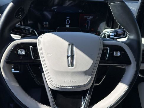 Used 2025 Lincoln Aviator Premiere w/ Equipment Group 101A image 15