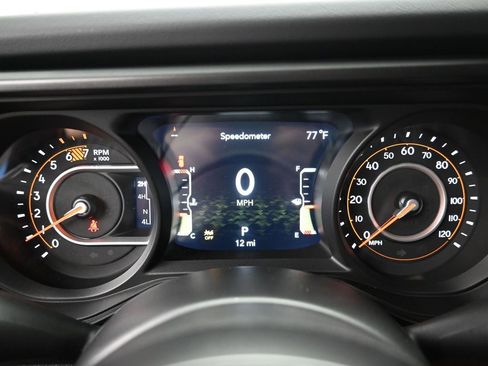 New 2026 Jeep Wrangler Unlimited Rubicon w/ Technology Group image 16